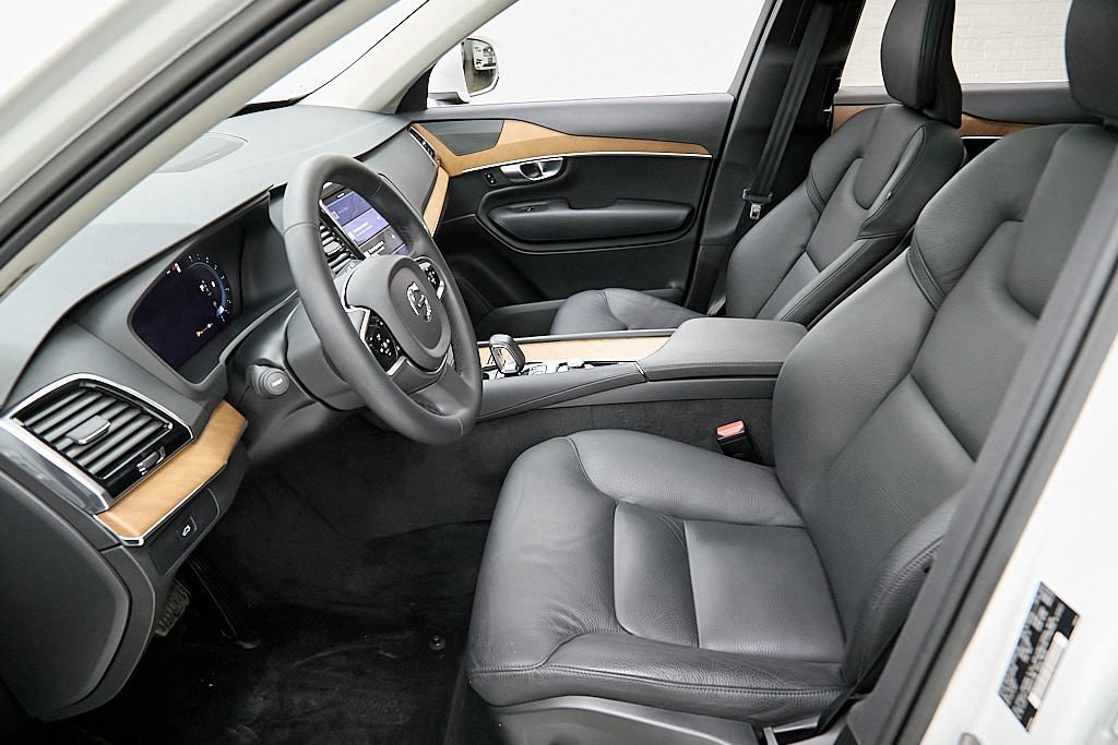 Certified 2023 Volvo XC90 B5 Plus w/ Protection Package Premier image 22