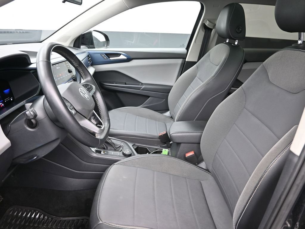 Used 2022 Volkswagen Taos SE w/ Panoramic Sunroof Package image 26