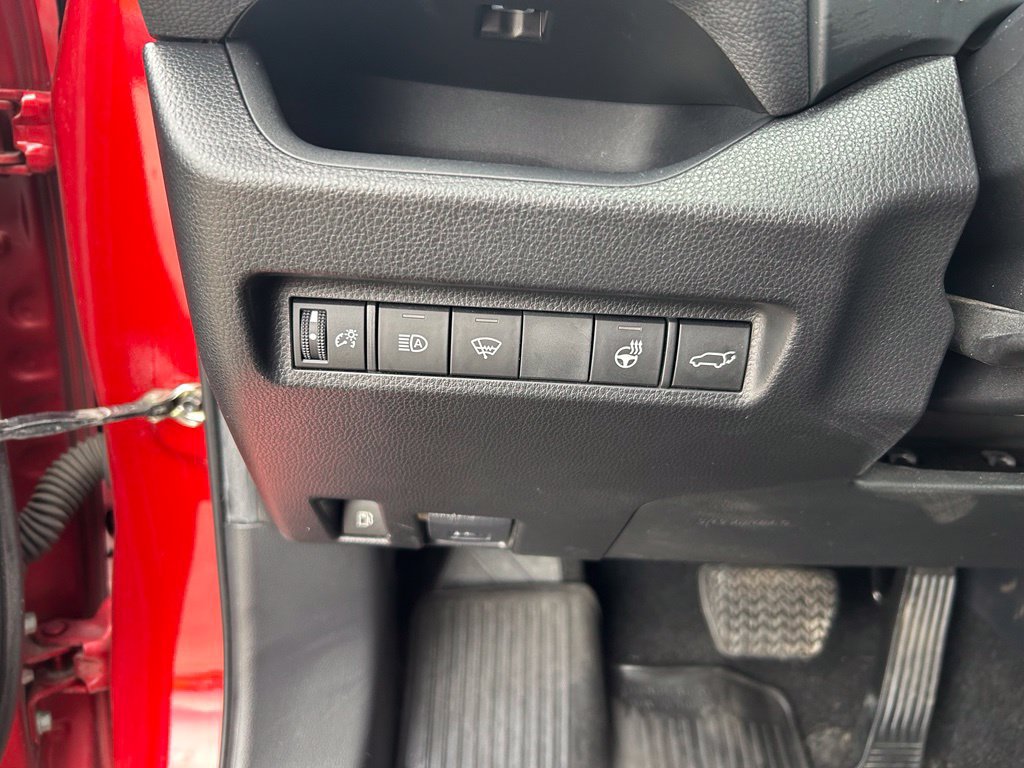Used 2022 Toyota RAV4 XSE w/ Protection Package (TMS) AWD/4WD image 26