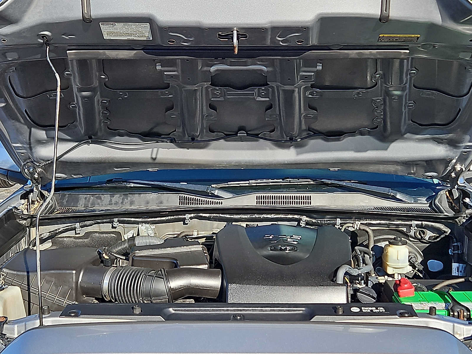 Used 2017 Toyota Tacoma SR5 w/ Tow Package AWD/4WD image 27