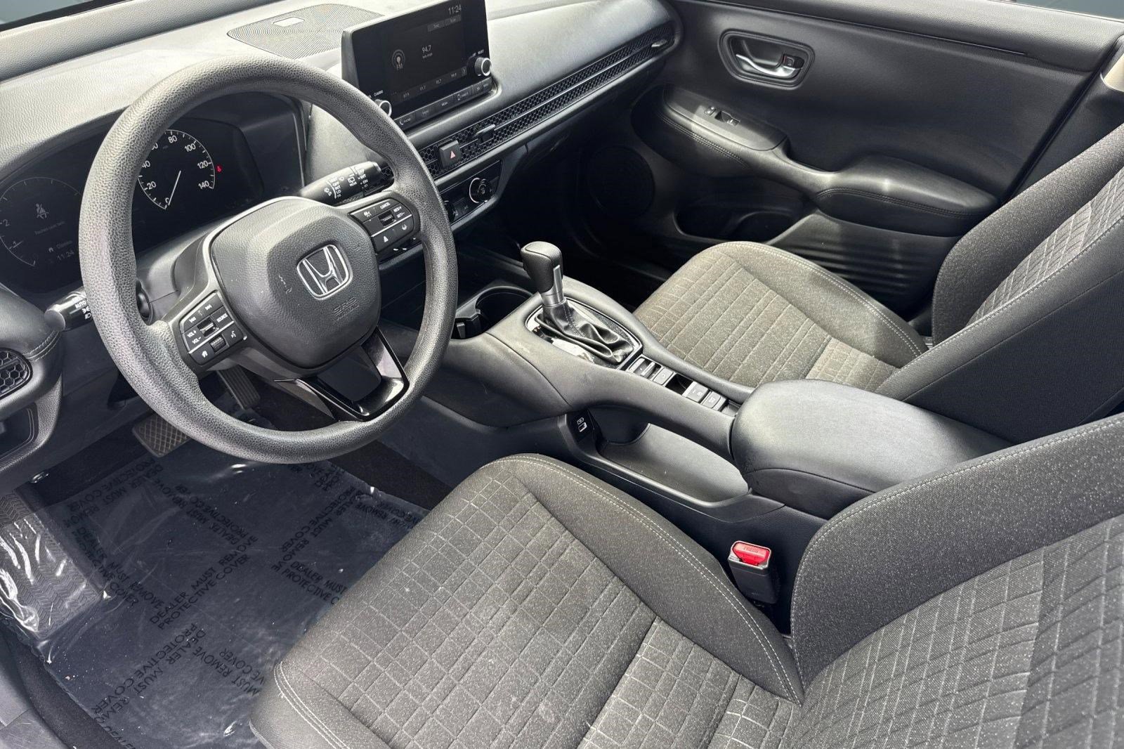Used 2023 Honda HR-V LX image 4