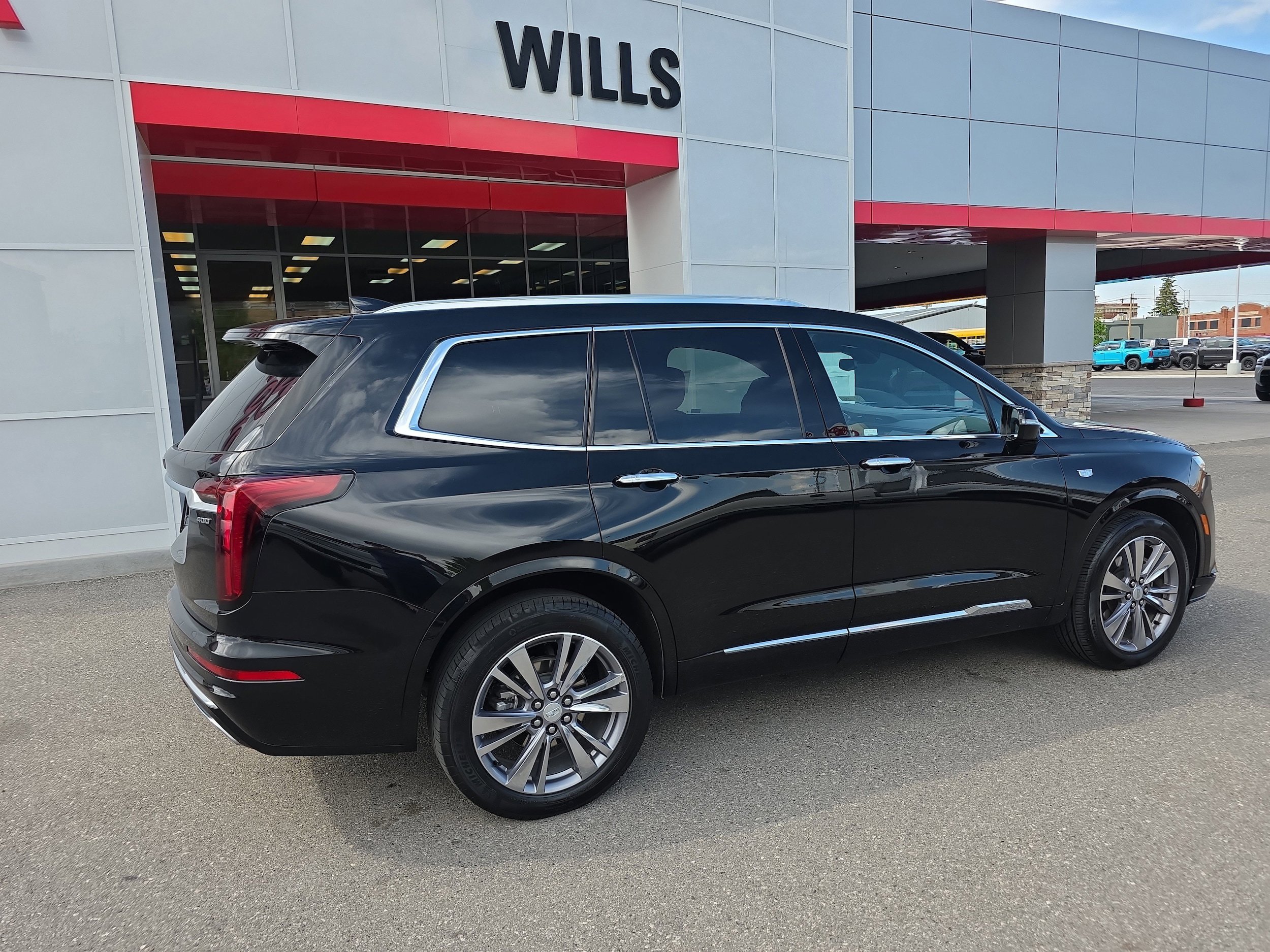 Used 2024 Cadillac XT6 Premium Luxury AWD/4WD image 5