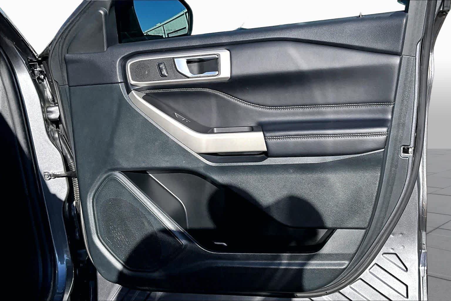 Certified 2023 Ford Explorer XLT RWD image 23
