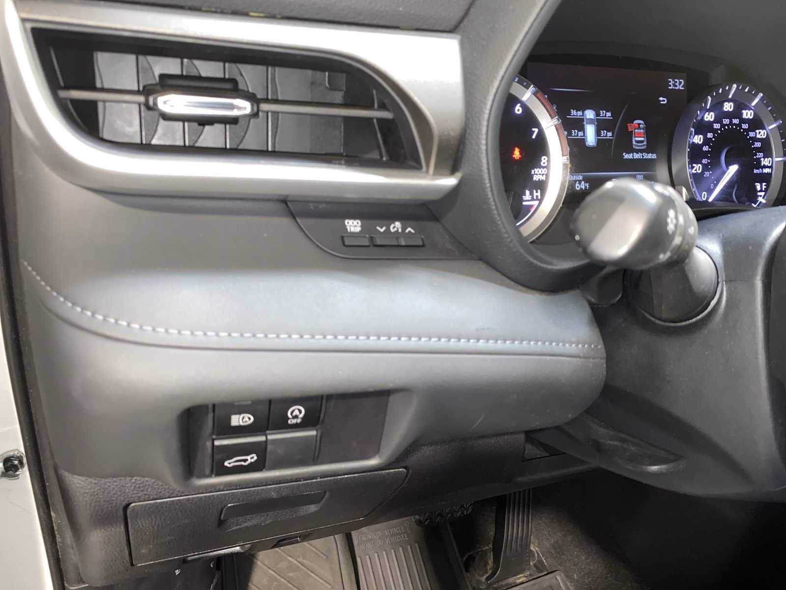 Used 2023 Toyota Highlander LE FWD image 24
