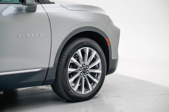 Used 2023 Chevrolet Blazer Premier w/ Driver Confidence II Package image 8