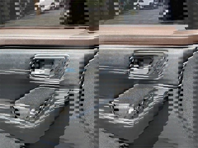 Used 2023 Nissan Rogue Platinum w/ Platinum Premium Package image 17