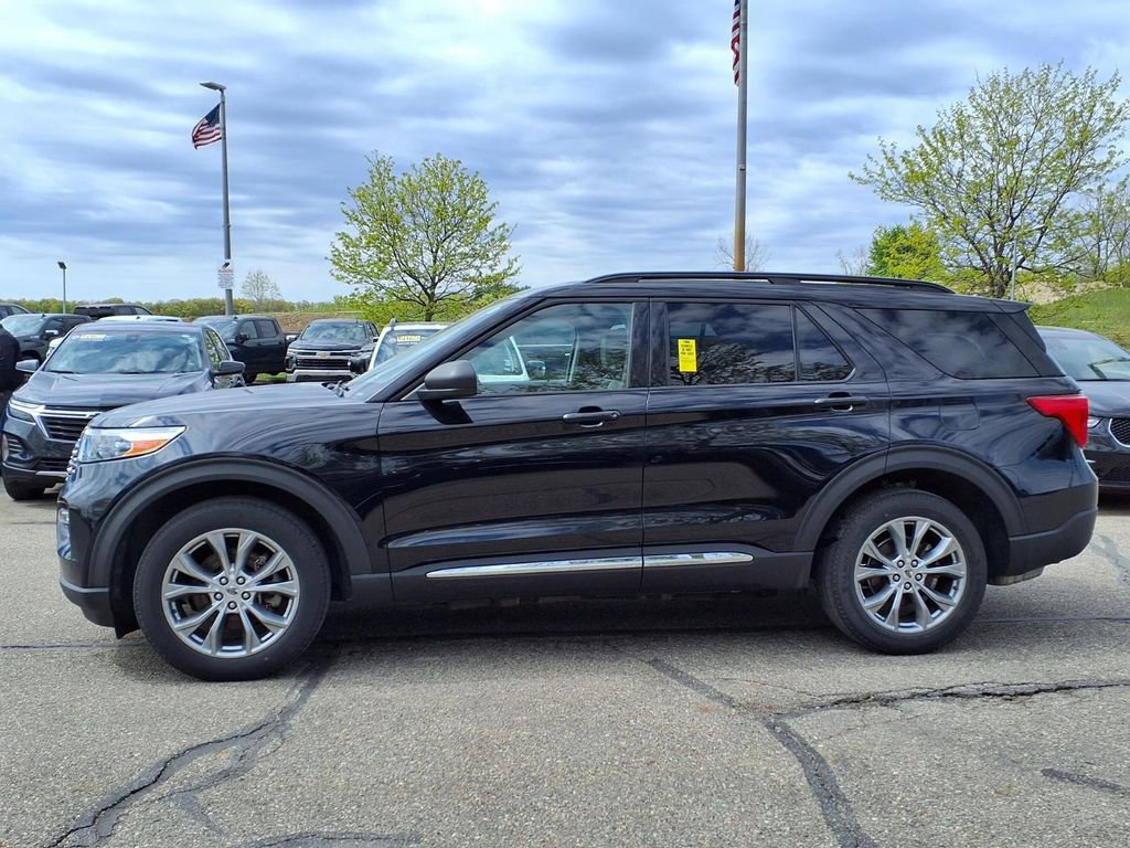 Used 2020 Ford Explorer XLT w/ Equipment Group 202A AWD/4WD image 7