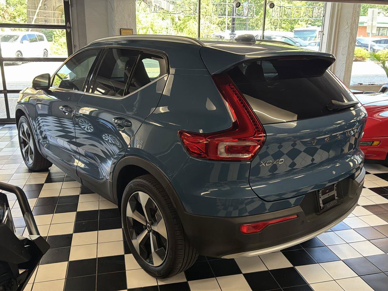 Used 2023 Volvo XC40 B5 Plus w/ Driver Assist Package AWD/4WD image 6