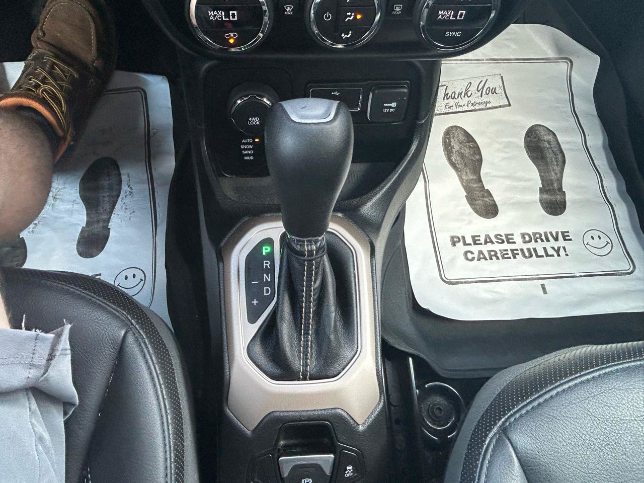 Used 2015 Jeep Renegade Limited AWD/4WD image 25