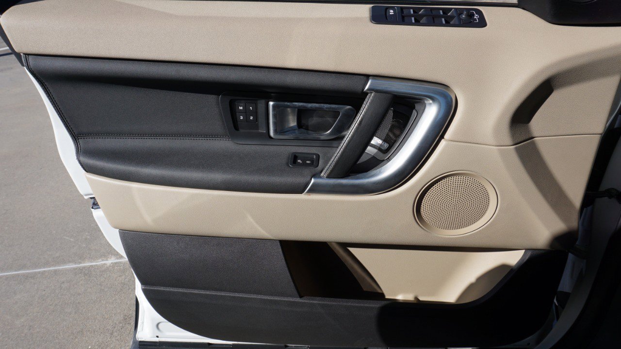 Used 2019 Land Rover Discovery Sport HSE image 21