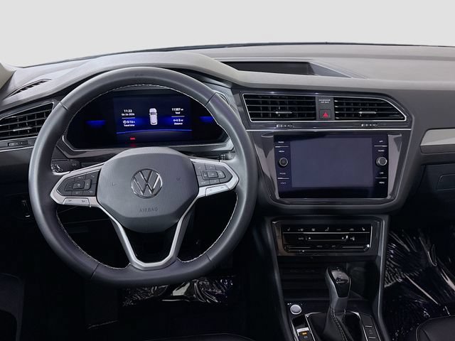 Certified 2023 Volkswagen Tiguan SE w/ Panoramic Sunroof Package AWD/4WD image 26