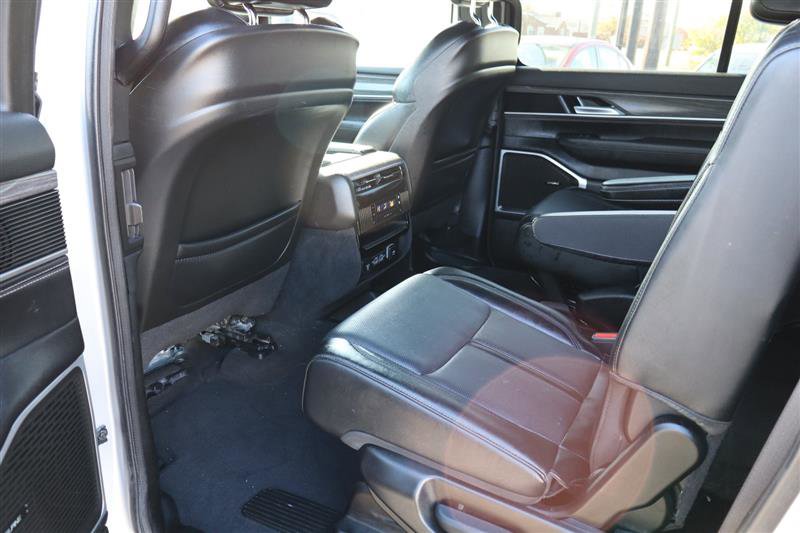 Used 2024 Jeep Wagoneer Series III image 13