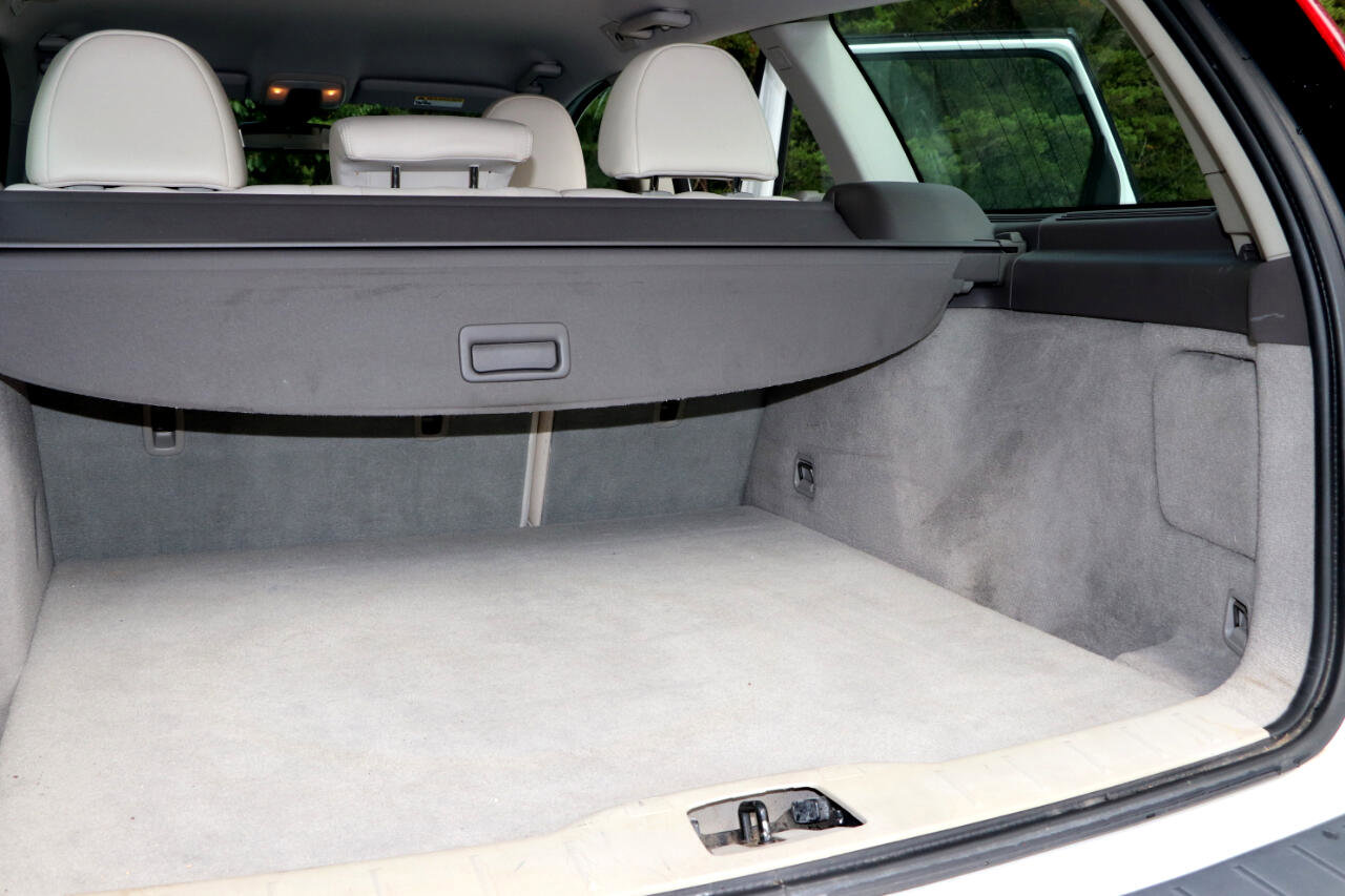 Used 2011 Volvo V50 T5 image 6