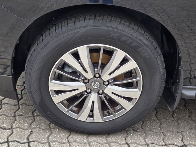 Used 2020 Nissan Pathfinder S image 12