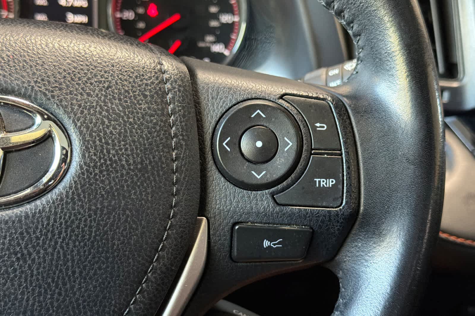 Used 2018 Toyota RAV4 SE w/ Power Extra Value Package FWD image 26