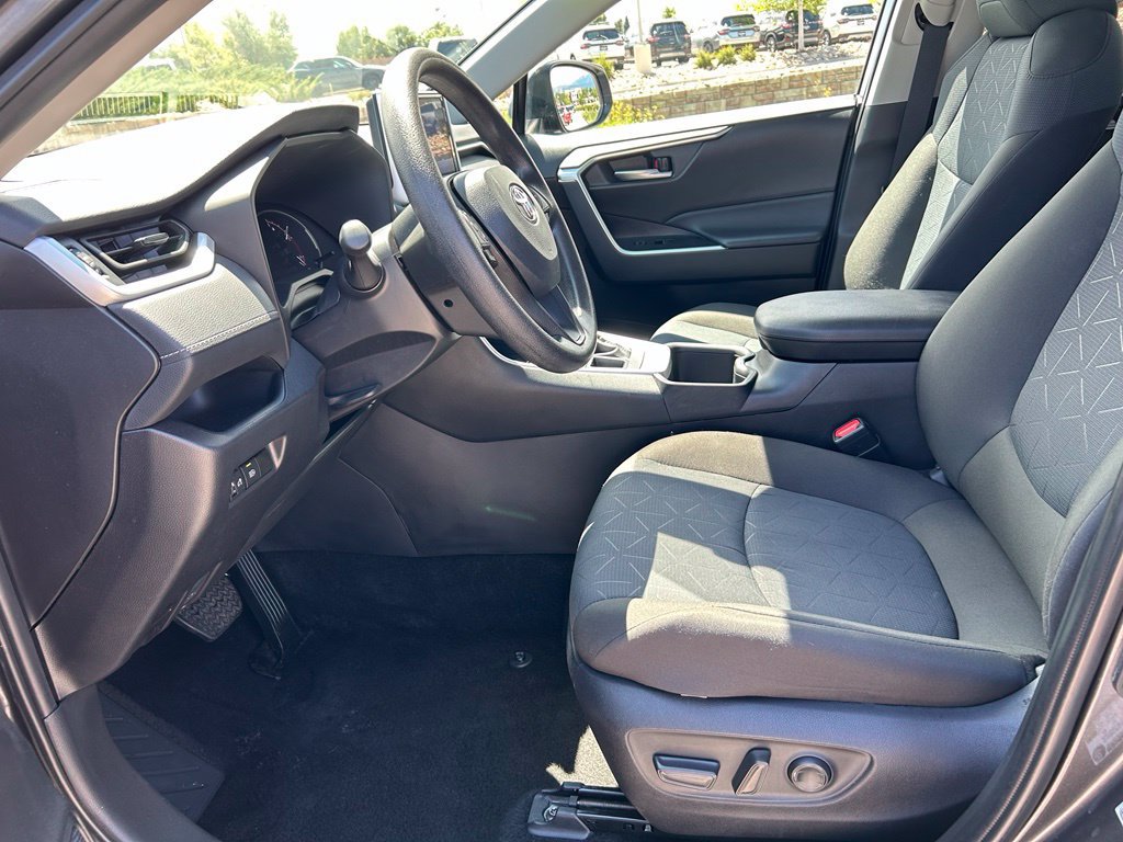 Used 2025 Toyota RAV4 XLE AWD/4WD image 24