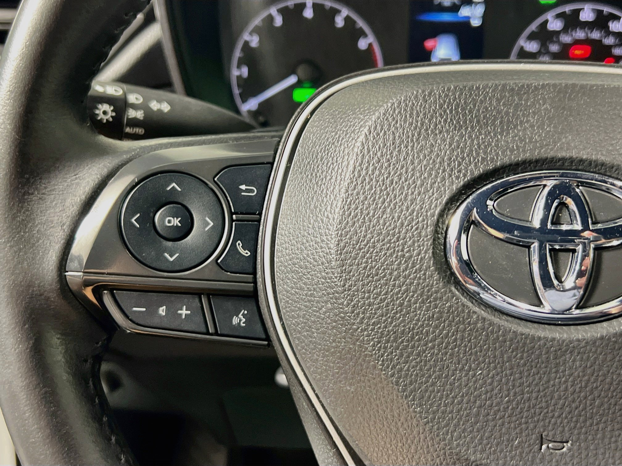Used 2023 Toyota Corolla Cross AWD Hybrid image 18