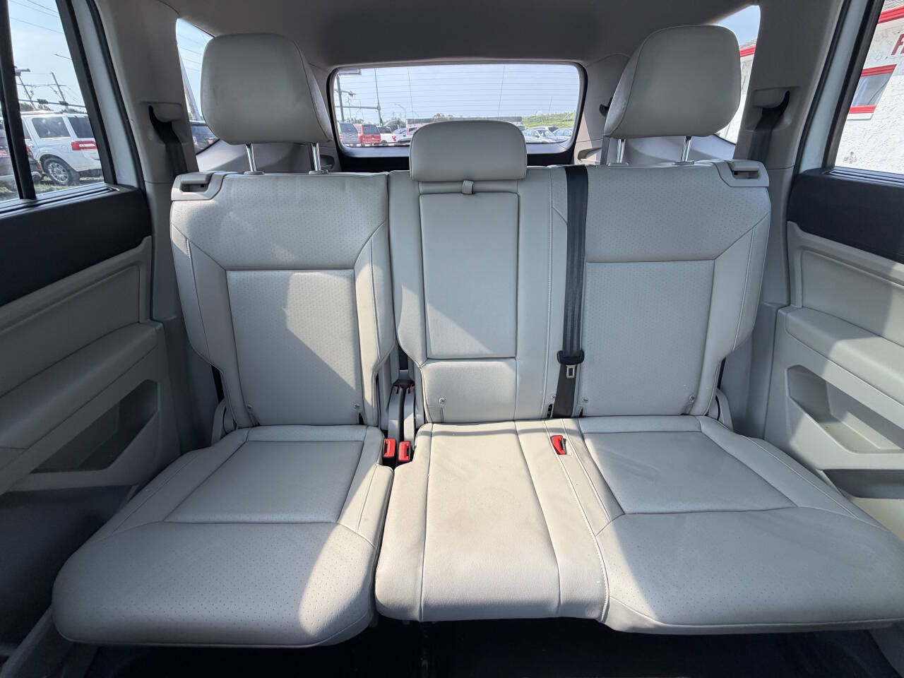 Used 2018 Volkswagen Atlas SEL AWD/4WD image 26