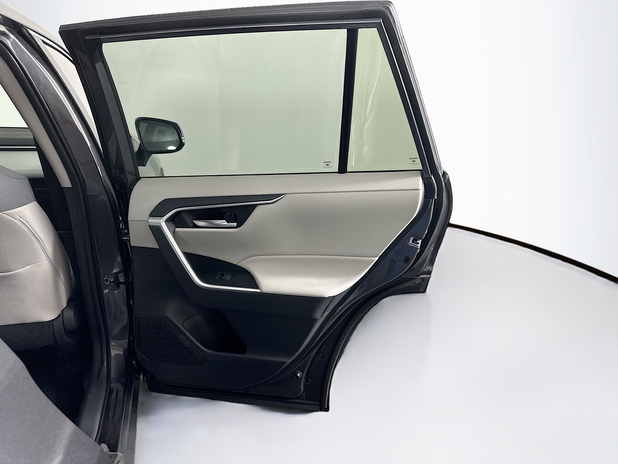 Used 2025 Toyota RAV4 XLE w/ Convenience Package image 32