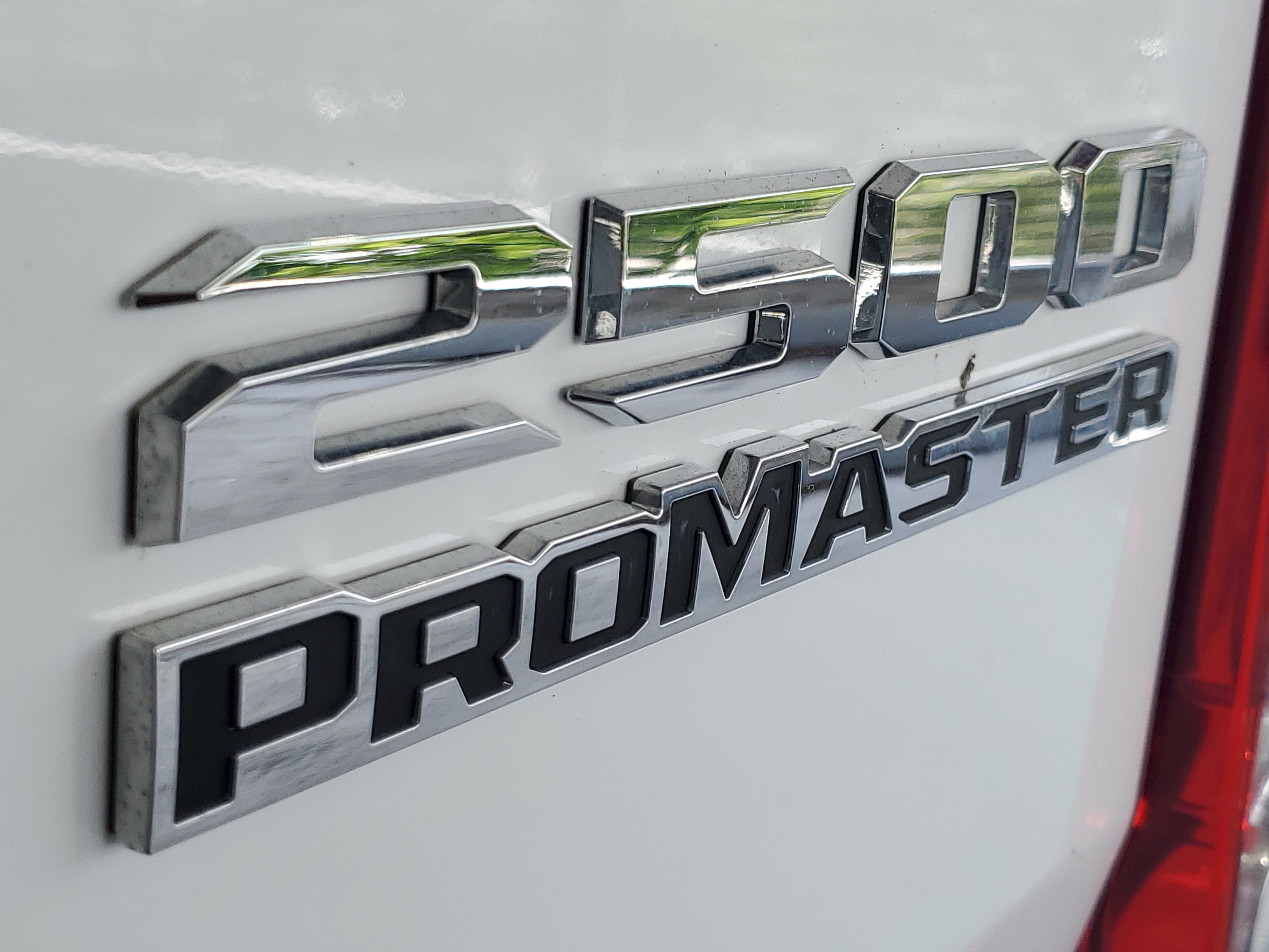 Used 2025 RAM ProMaster 2500 w/ Convenience Group FWD image 7