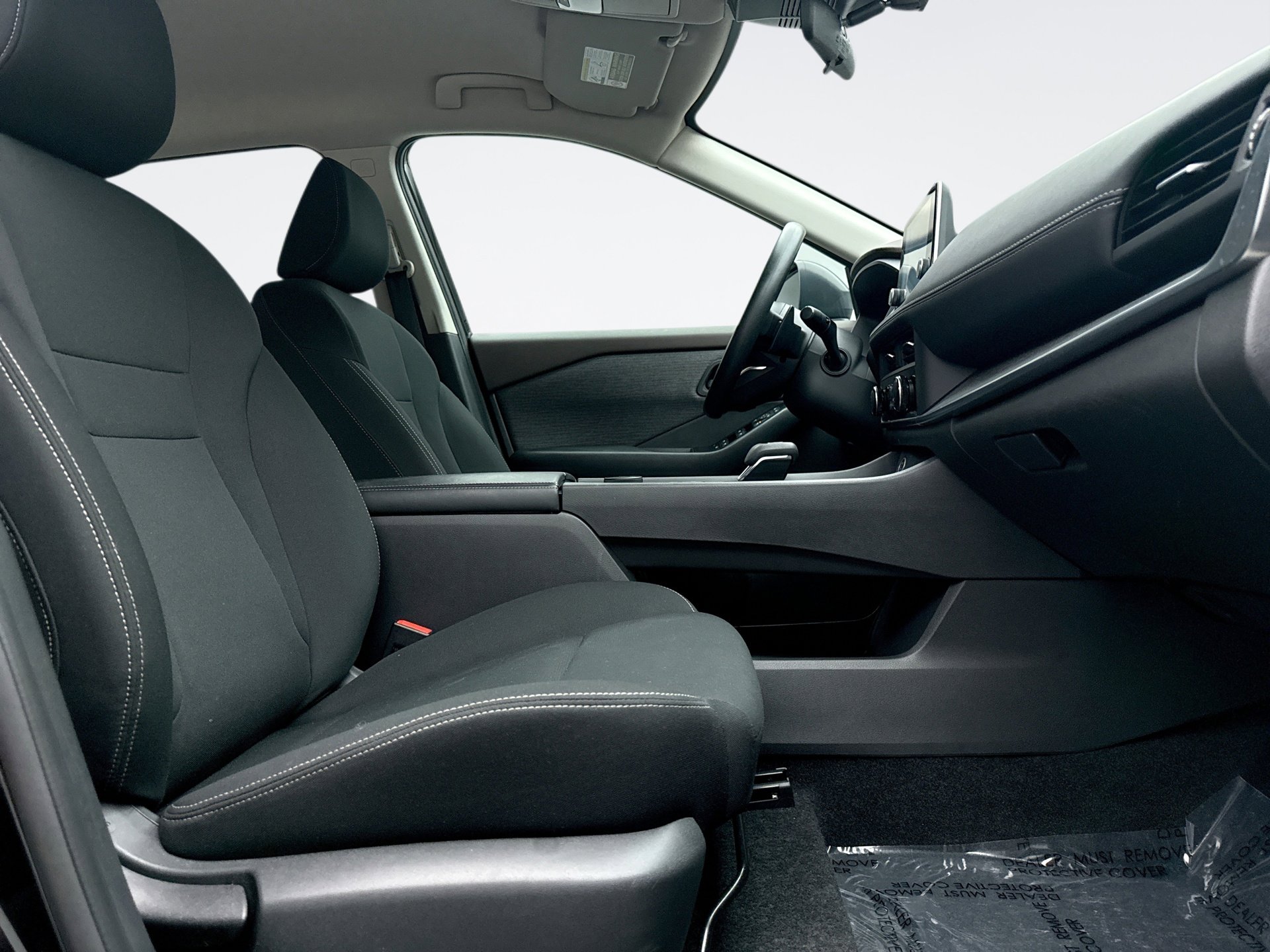 Used 2023 Nissan Rogue S image 16