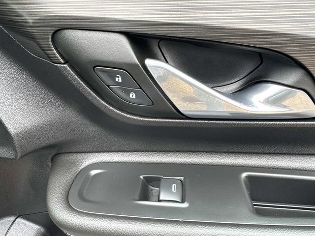 Used 2022 GMC Terrain SLE image 18