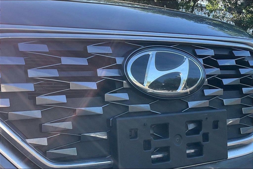 Used 2020 Hyundai Ioniq SE FWD image 26