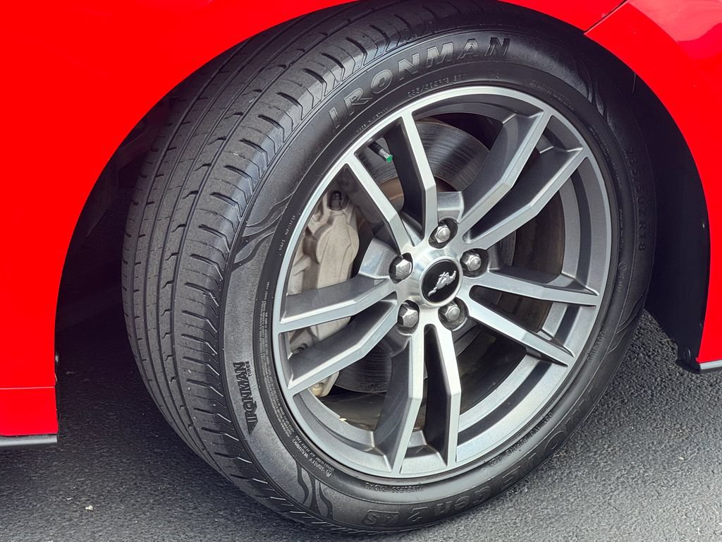 Used 2017 Ford Mustang GT RWD image 9