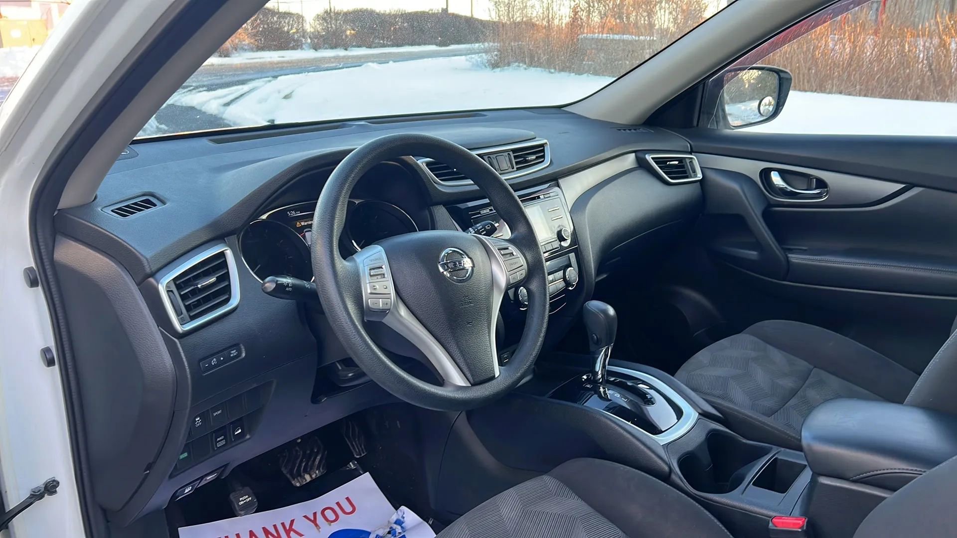 Used 2016 Nissan Rogue SV image 10