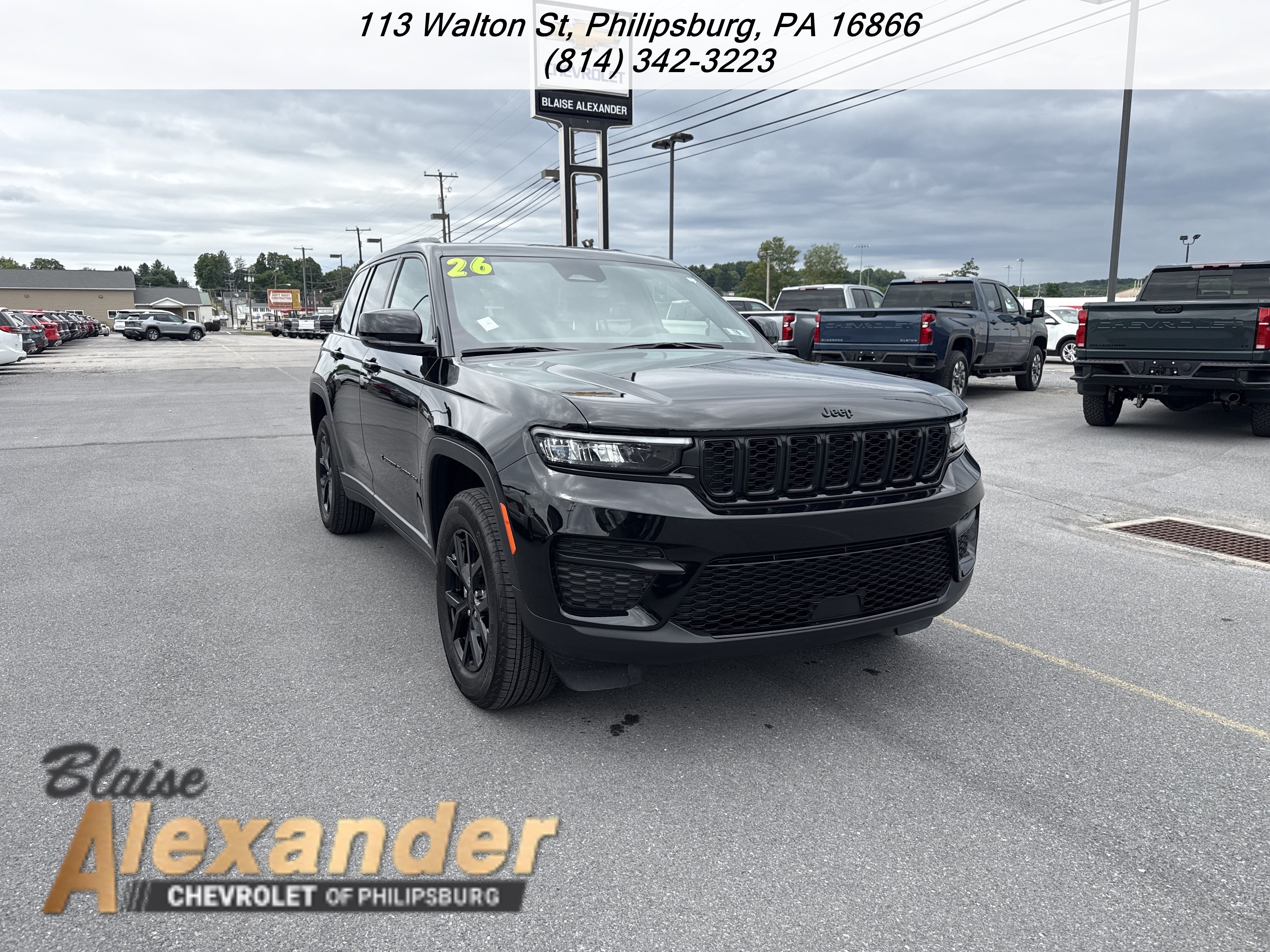 Used 2025 Jeep Grand Cherokee Altitude
