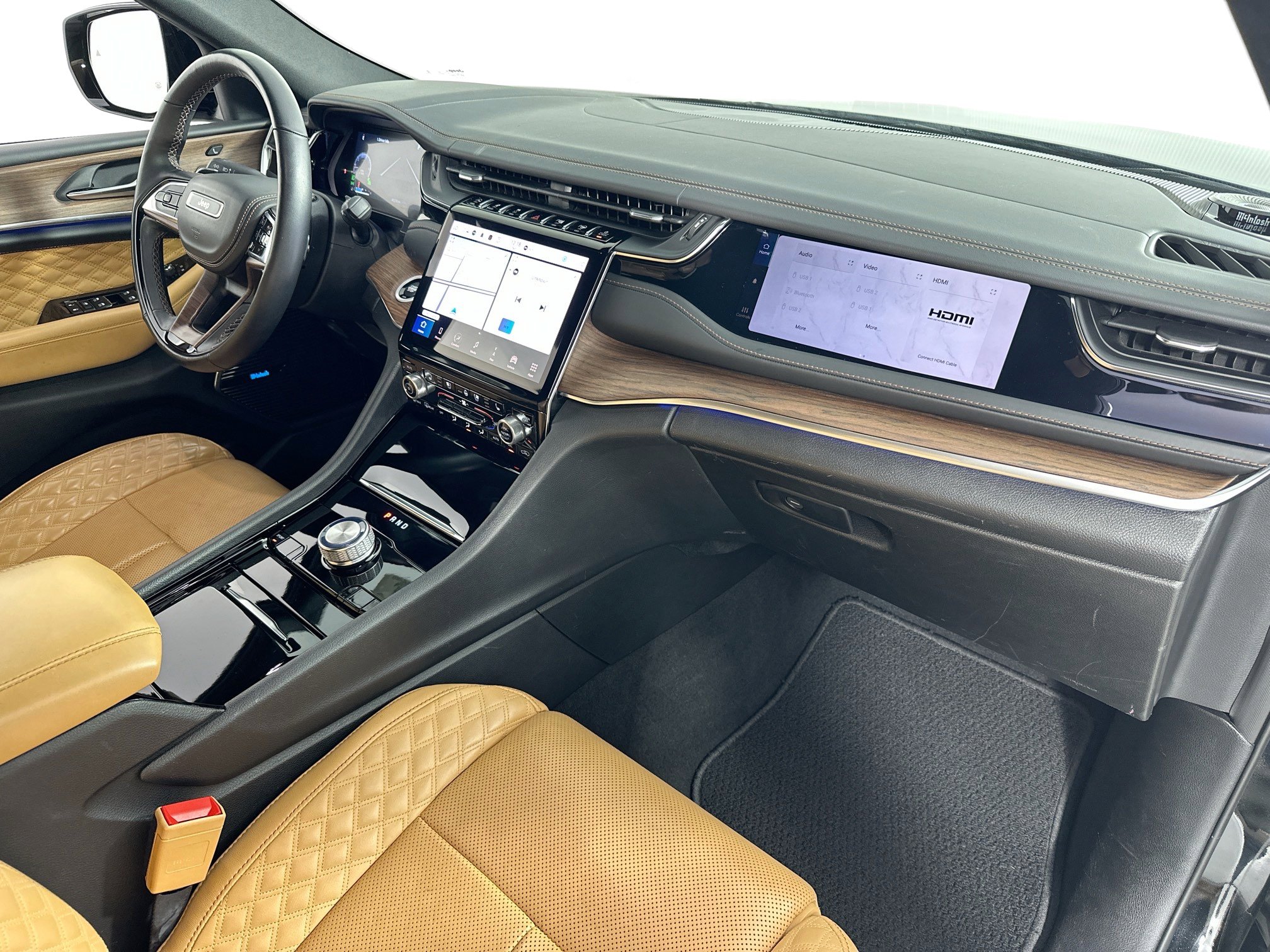 Used 2023 Jeep Grand Cherokee L Summit w/ Advanced Protech Group IV image 32