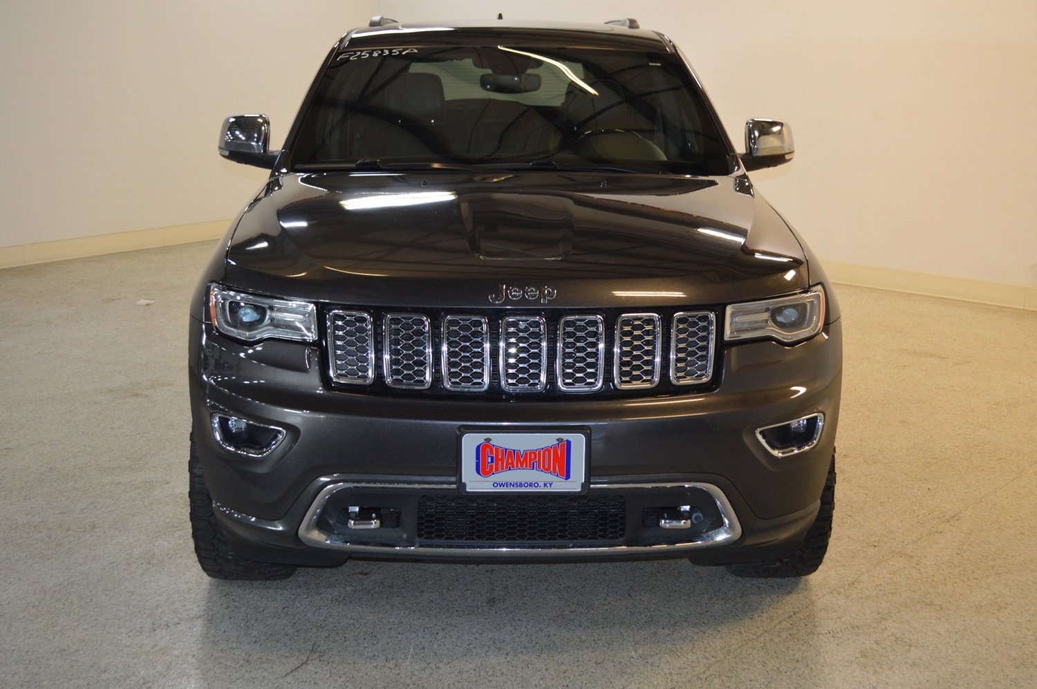 Used 2019 Jeep Grand Cherokee Overland image 8
