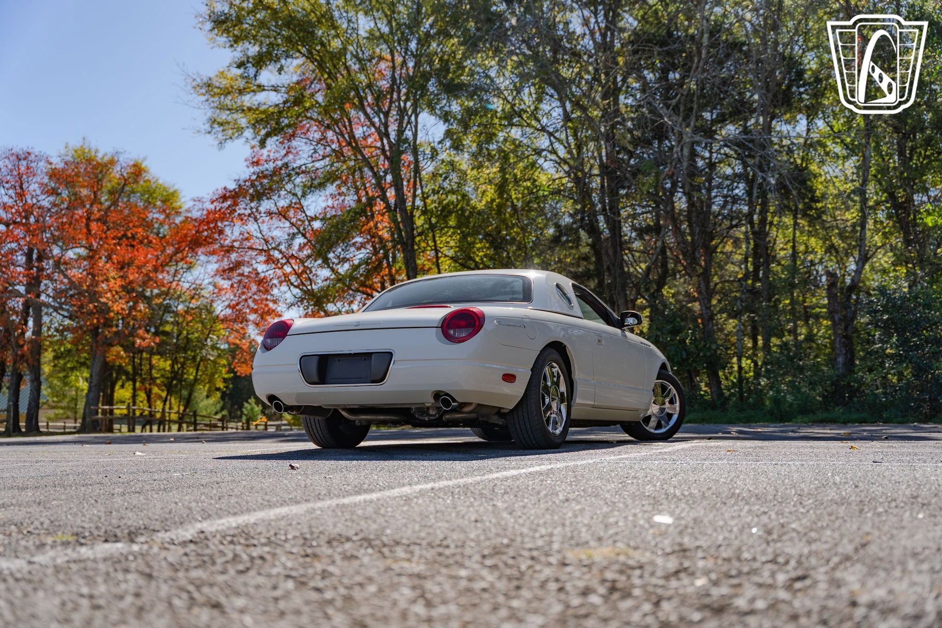 Used 2002 Ford Thunderbird image 32
