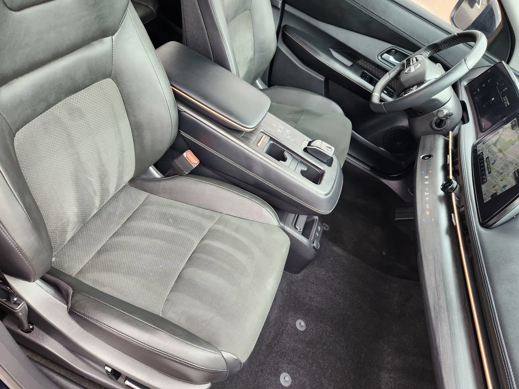 Certified 2024 Nissan Ariya AWD image 11