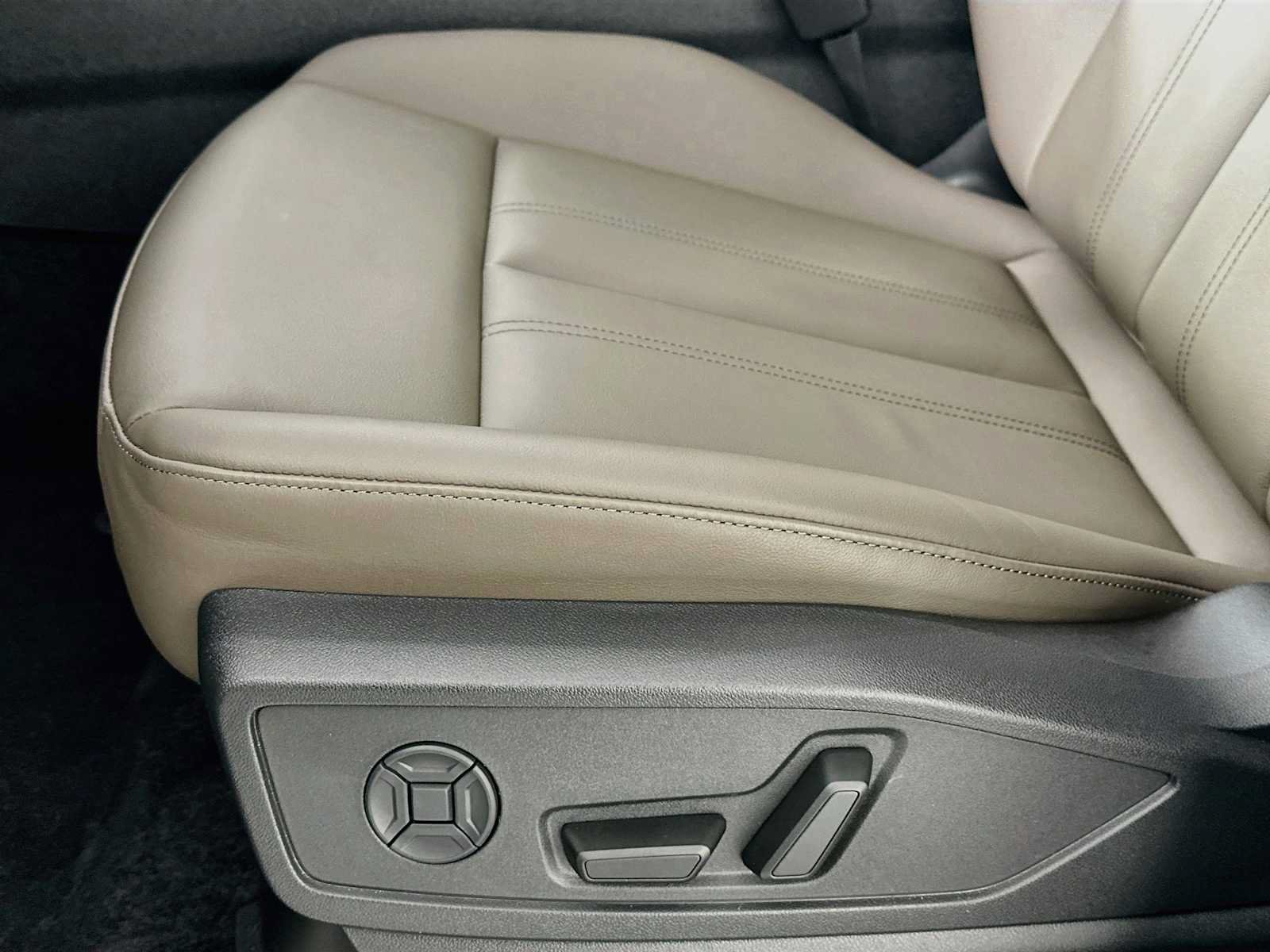 New 2026 Audi Q5 Premium Plus AWD/4WD image 17