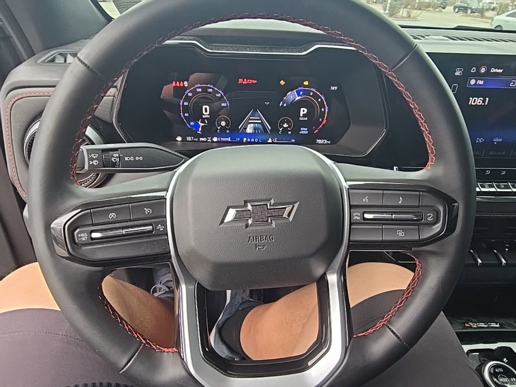 Used 2025 Chevrolet Colorado Z71 image 14