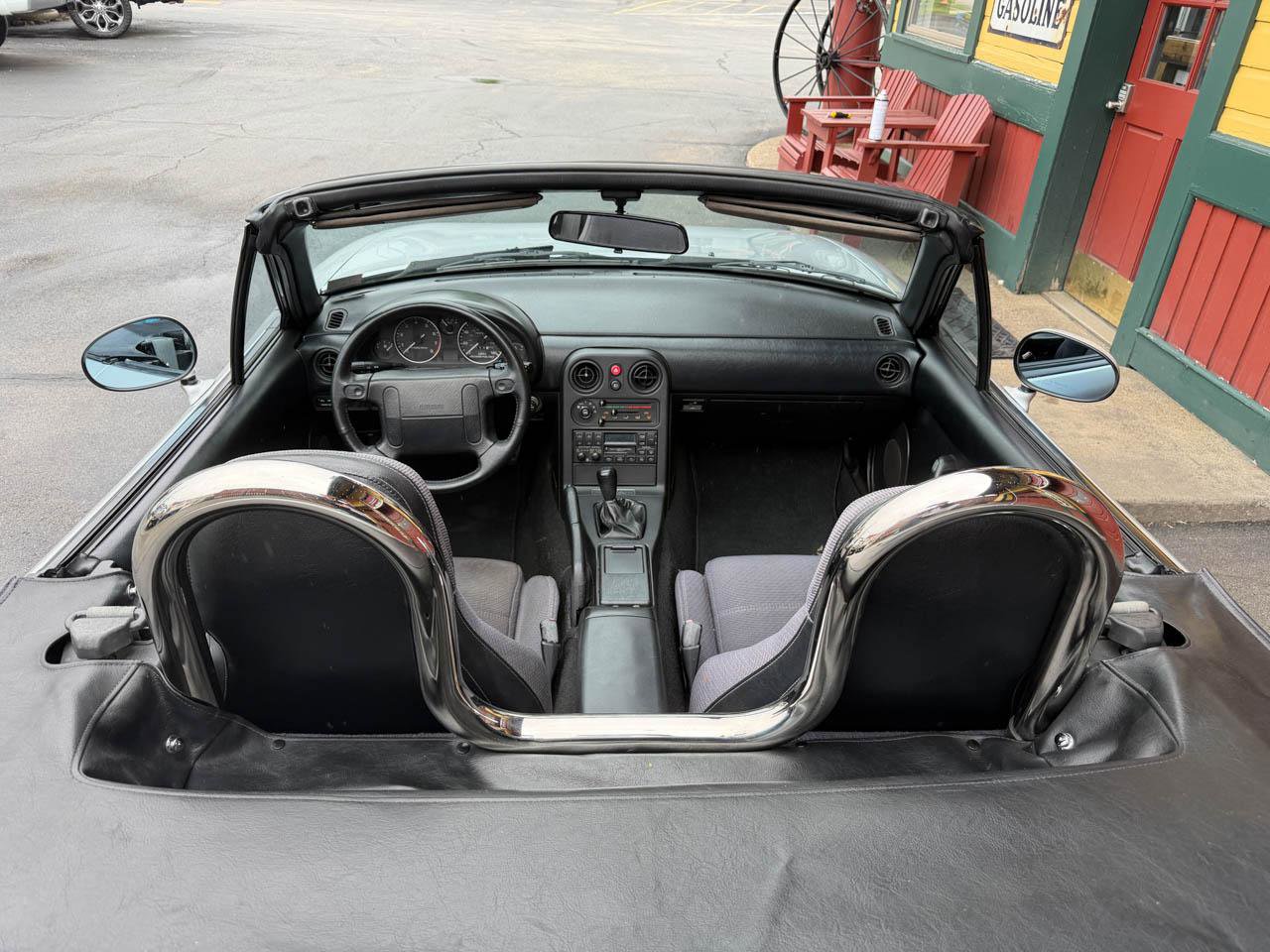 Used 1991 MAZDA MX-5 Miata RWD image 26