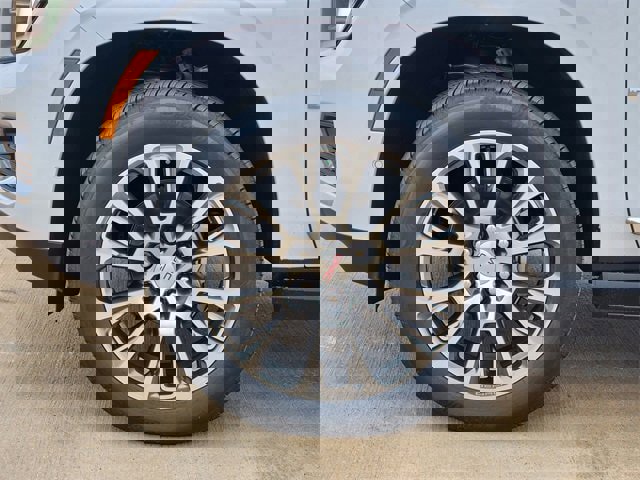 New 2026 GMC Yukon XL Denali w/ Denali Reserve Package image 9