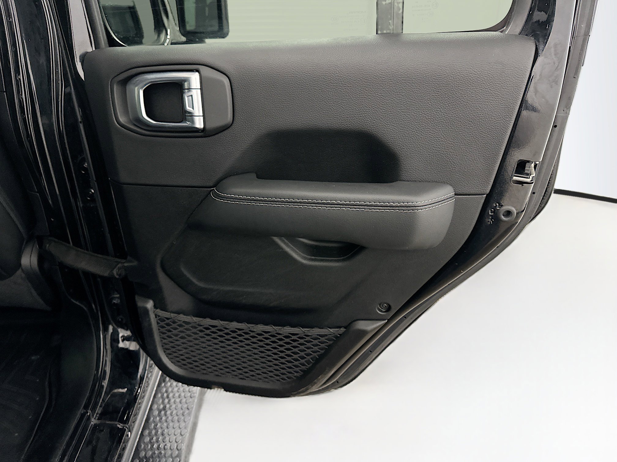 Used 2022 Jeep Wrangler Sahara w/ Cold Weather Group image 31