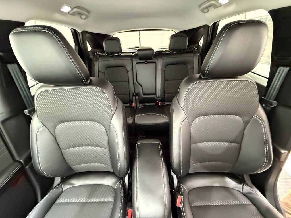 New 2025 Ford Escape SE image 28