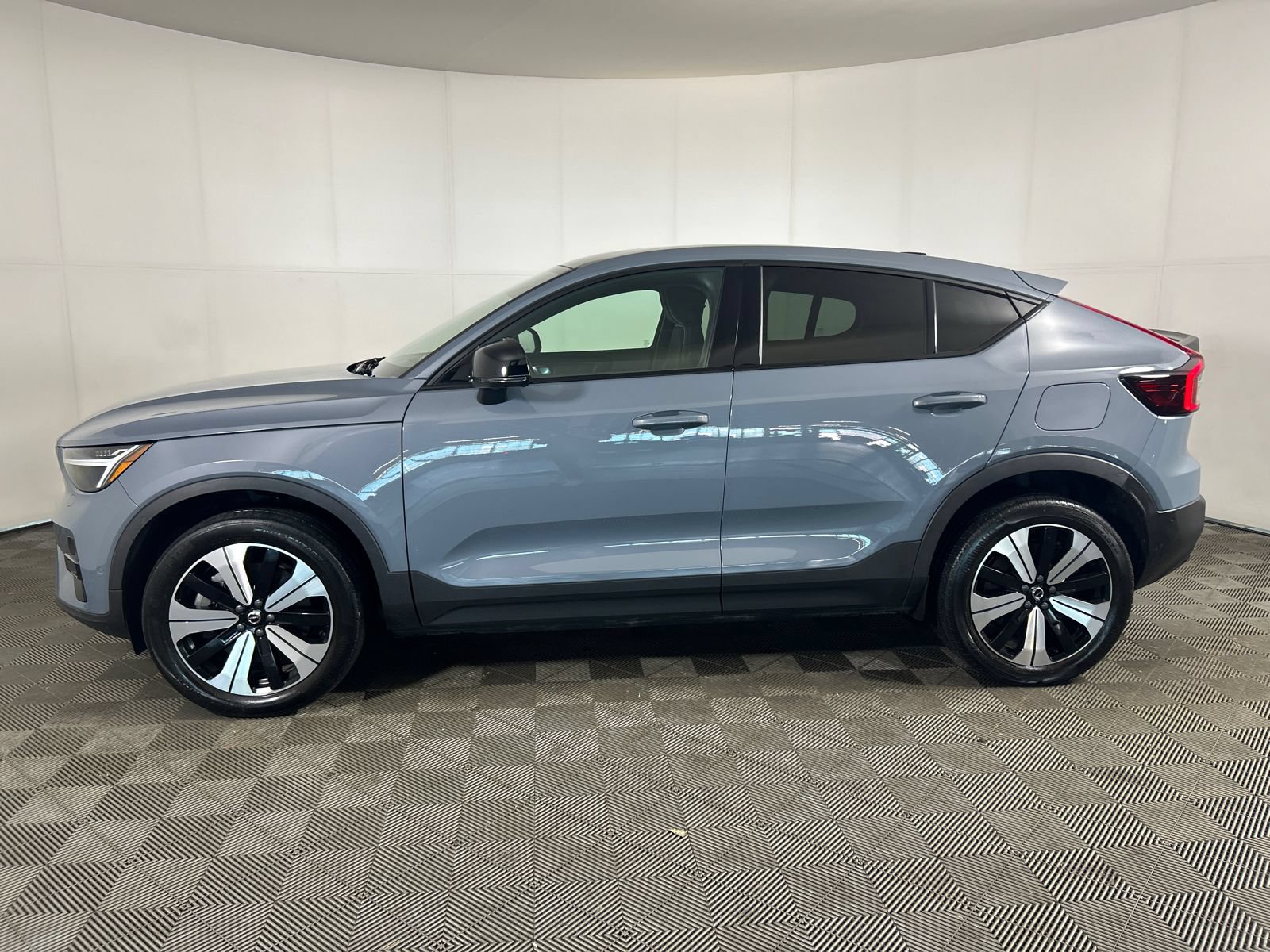 Used 2023 Volvo C40 P8 Recharge Plus AWD/4WD image 5