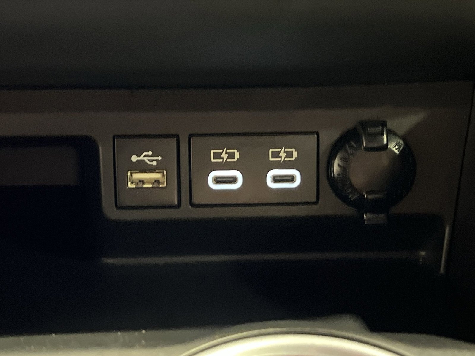 Used 2023 Toyota Highlander XLE FWD image 34