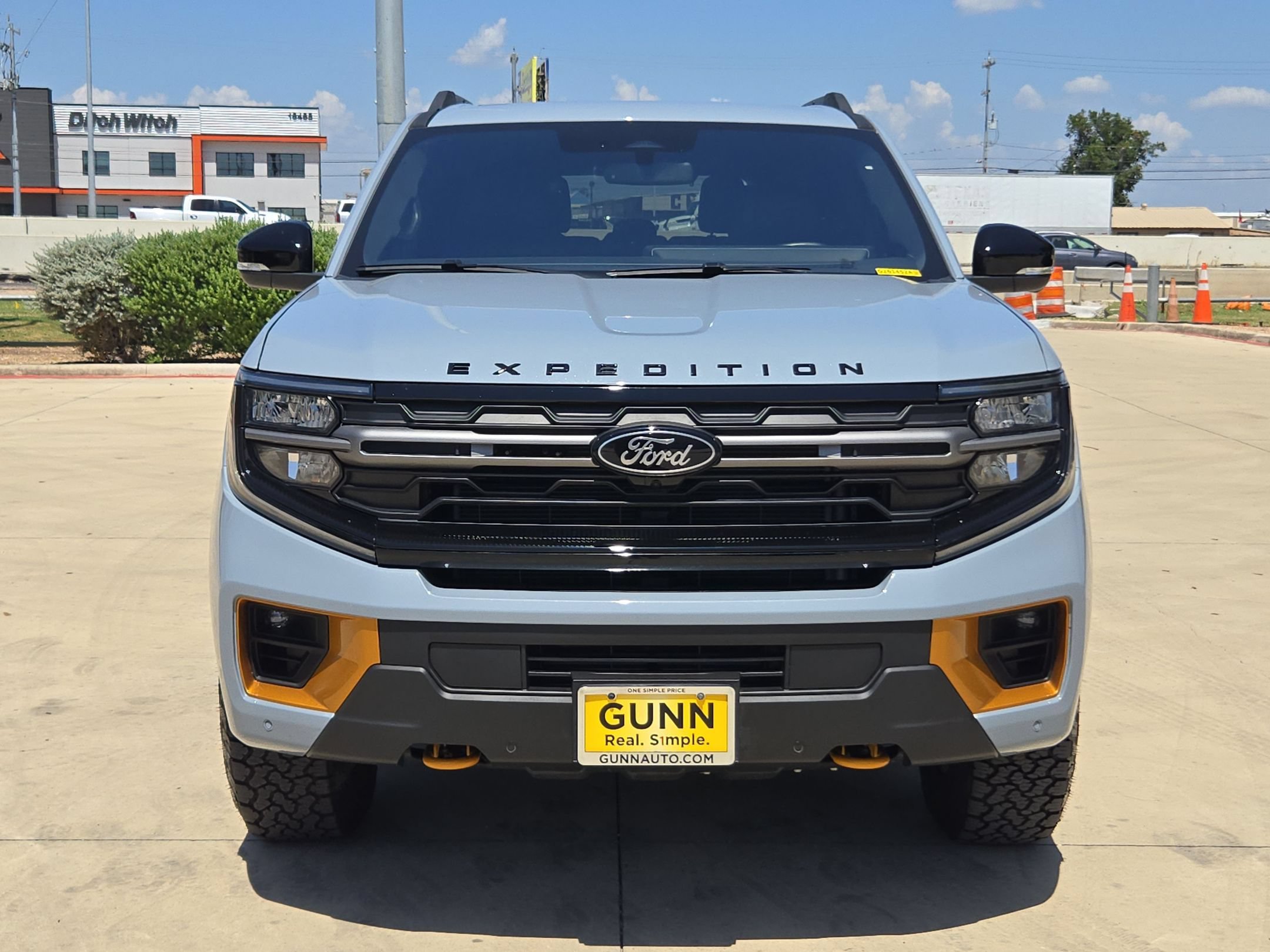 Used 2025 Ford Expedition Tremor AWD/4WD image 8