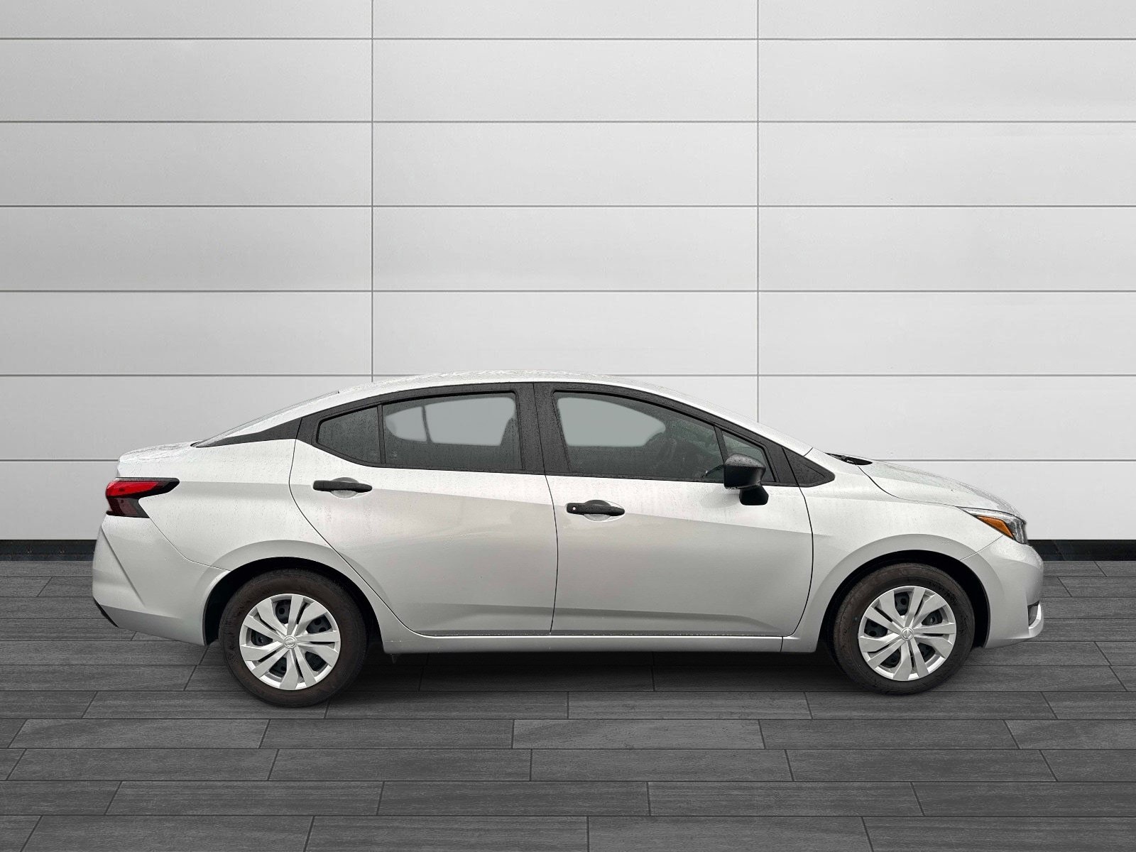Used 2025 Nissan Versa S w/ Trunk Package FWD image 2
