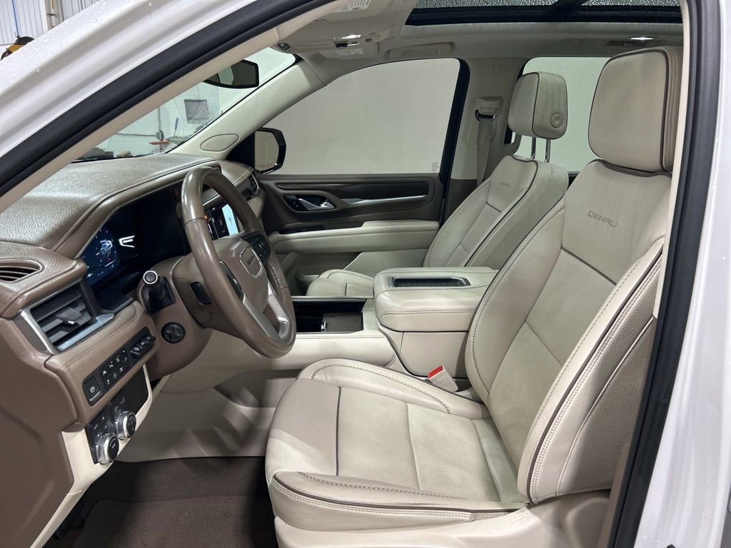 Used 2022 GMC Yukon XL Denali image 10