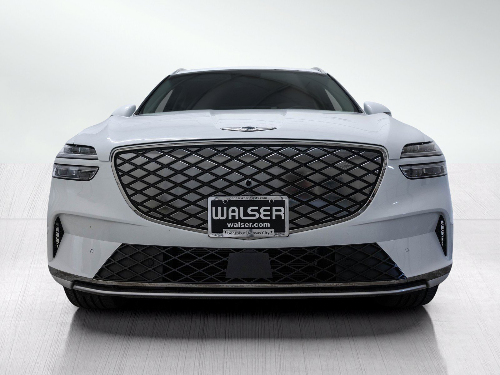 Used 2024 Genesis Electrified GV70 w/ Prestige Package AWD/4WD image 2