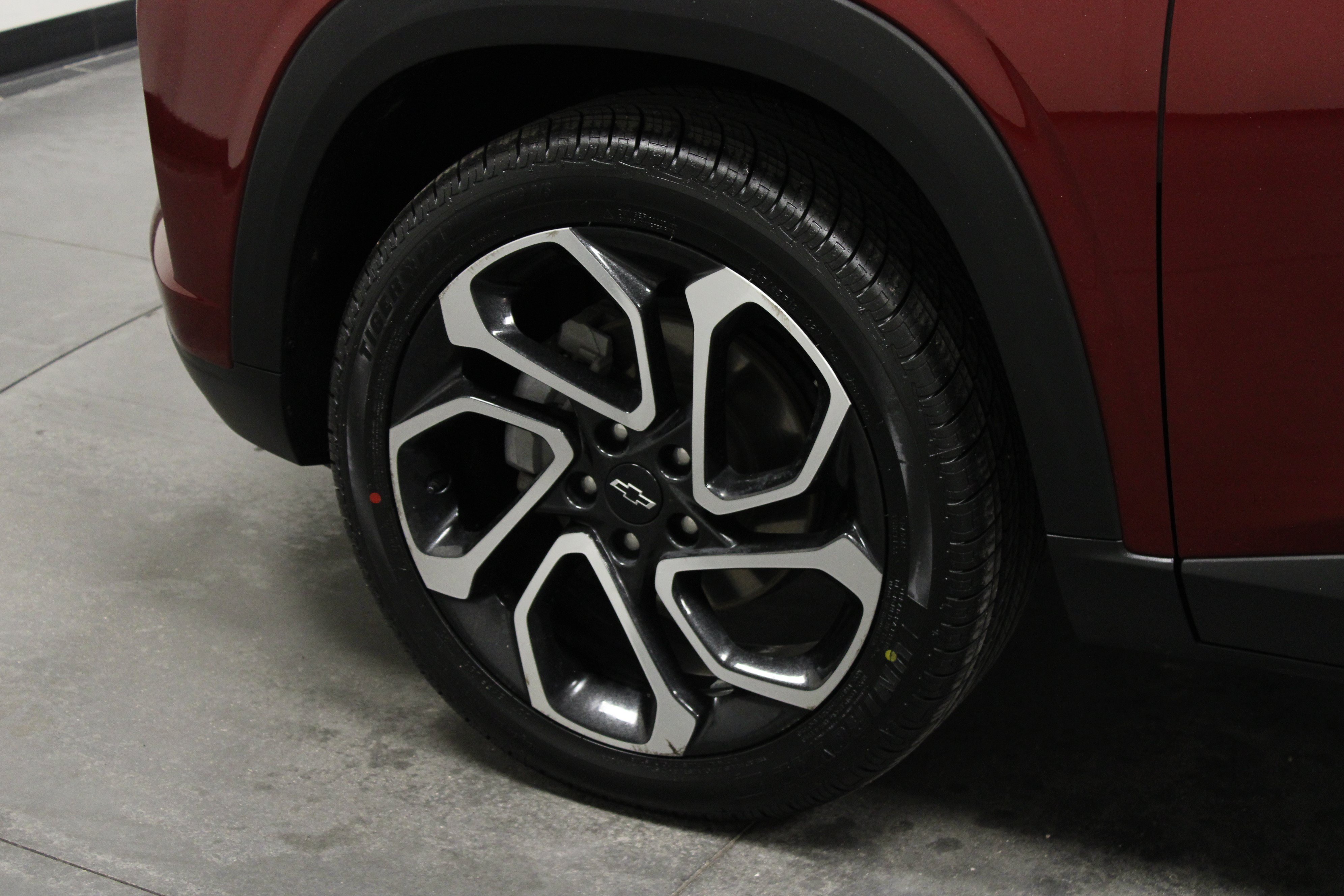 Used 2025 Chevrolet Trax RS w/ Driver Confidence Package FWD image 10