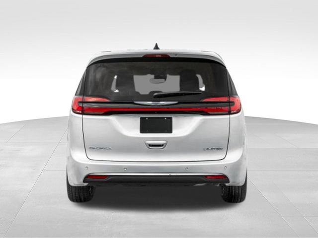 Used 2025 Chrysler Pacifica Limited FWD image 39