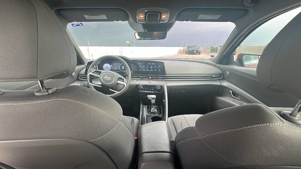 Certified 2024 Hyundai Elantra SEL FWD image 29