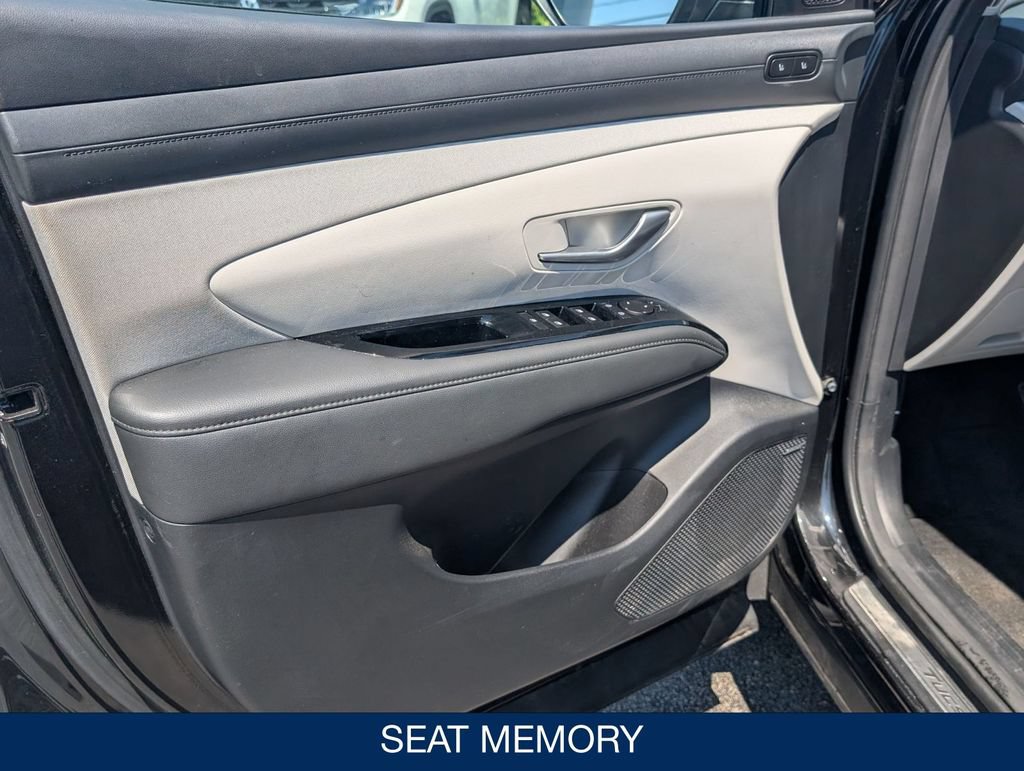 Certified 2025 Hyundai Tucson Limited AWD/4WD image 11